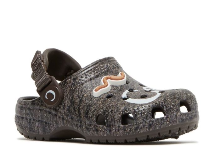 Anwar Carrots x Clog Kids “Jord – Espresso” Anwar Carrots x Clog Kids “Jord – Espresso”